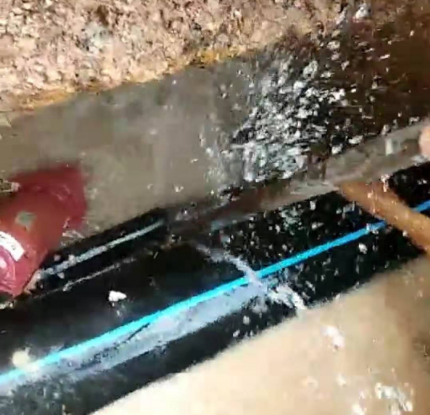 地下管道侧漏